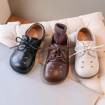 2023 Осенняя новая детская обувь; Модные красивые кожаные туфли для мальчиков; Черные туфли для выступлений в британском стиле для девочек; 26-37