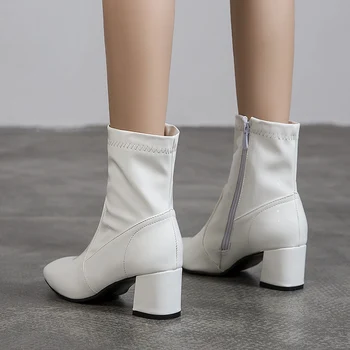 Классические черно-белые ботильоны для женщин, короткие ботинки на низком каблуке, женская обувь из лакированной кожи, осень-зима, большой размер 45