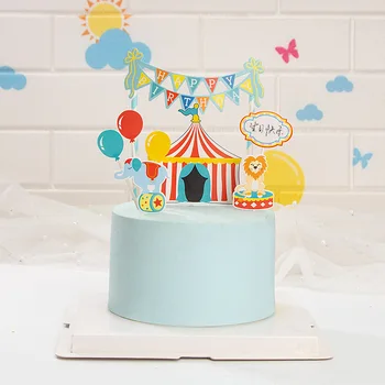 Праздничный торт в цирковой тематике, клей для украшения торта в виде клоуна, флаги для торта, палатки с морскими львами и слонами, принадлежности для фиесты